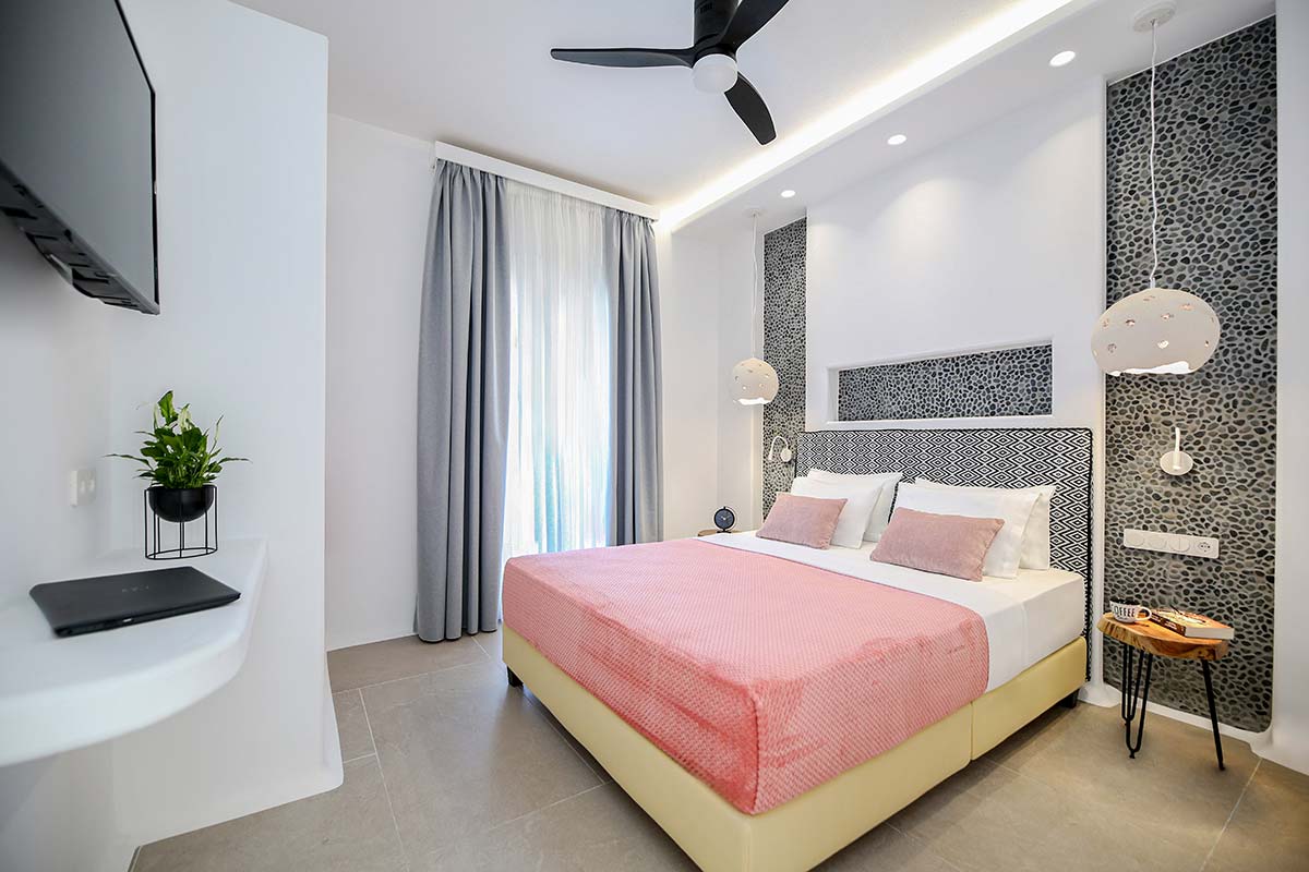 Υπνοδωμάτιο της Six-person villa με μοντέρνο σχεδιασμό και διπλό κρεβάτι